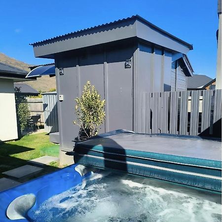 Gorgeous Cabin - Spa Pool! Queenstown Bagian luar foto